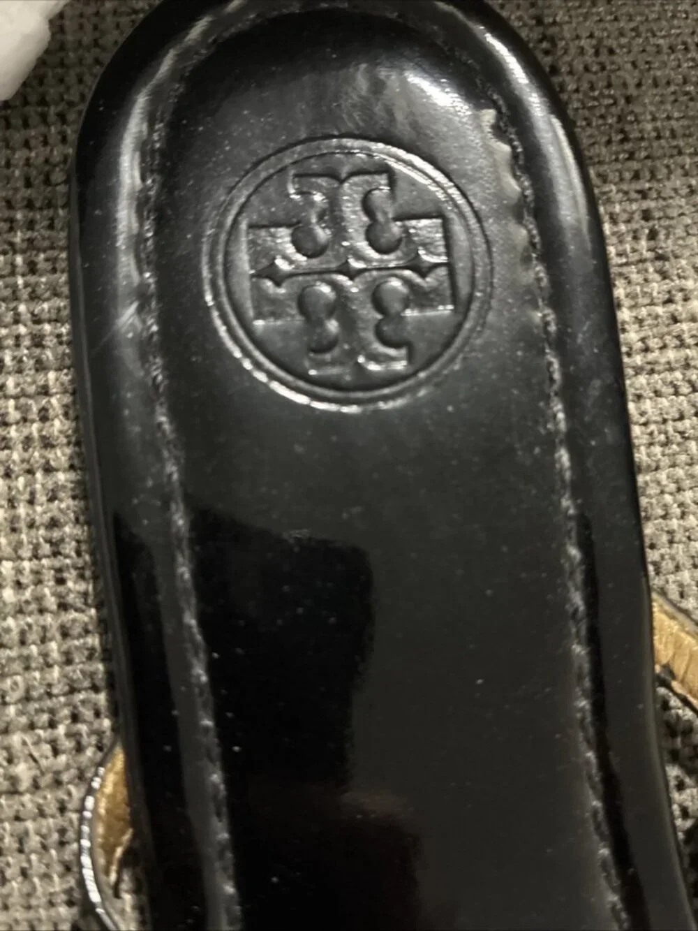 Tory Burch Authentic Women’s Size 7 Black Patent Pom Pom Thong Flip Flop Sandals